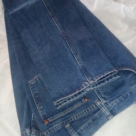 Wrangler - Picture 2 of 5